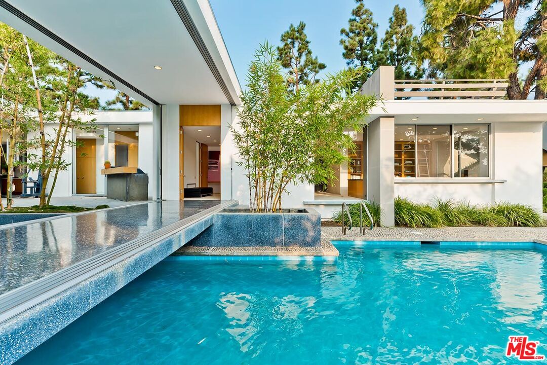 Mid-Century Masterpiece - the Holt House