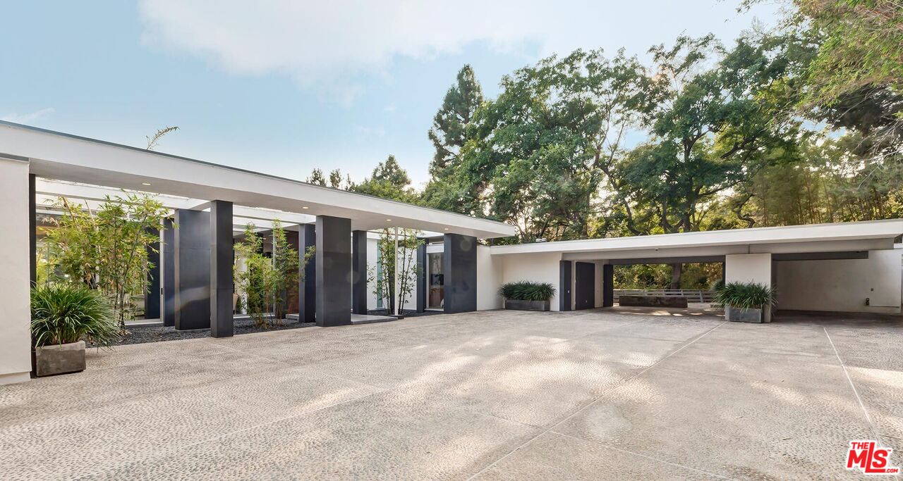 Mid-Century Masterpiece - the Holt House