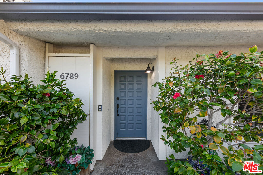 6789 Seawatch Ln