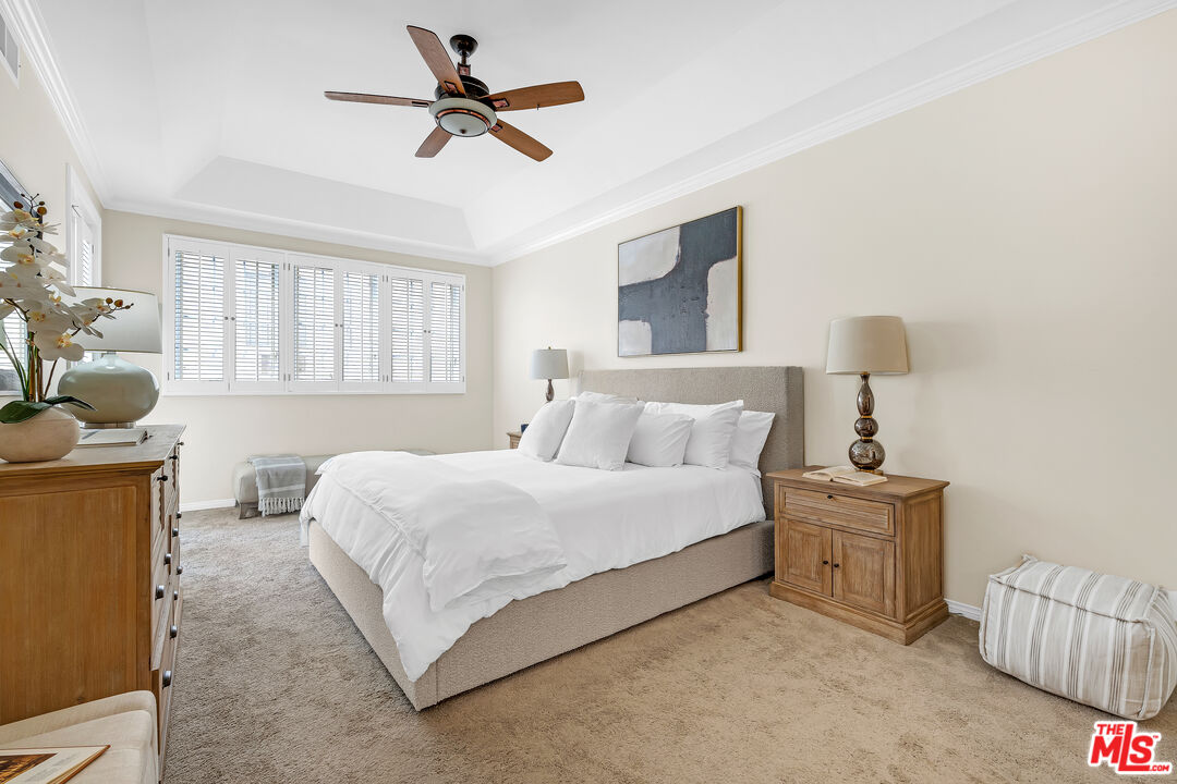 1370 Kelton Ave Unit: 203