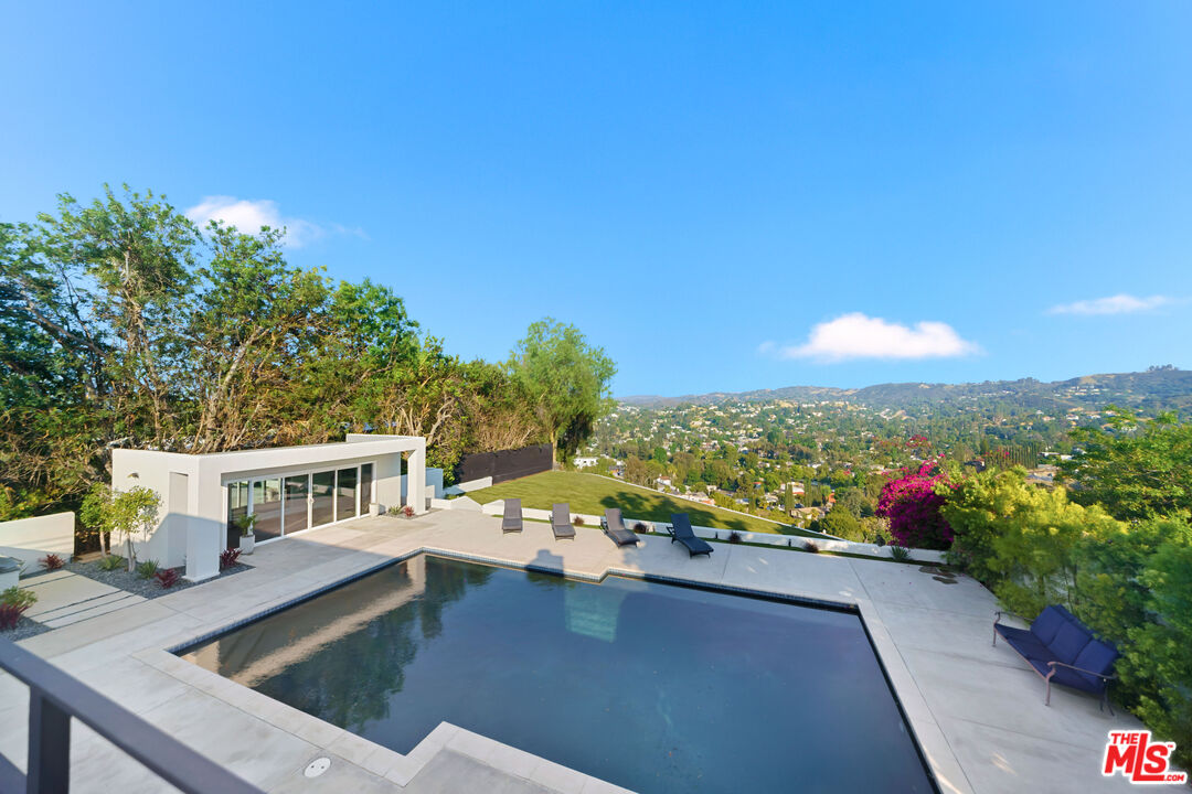 5118 Cerrillos Dr