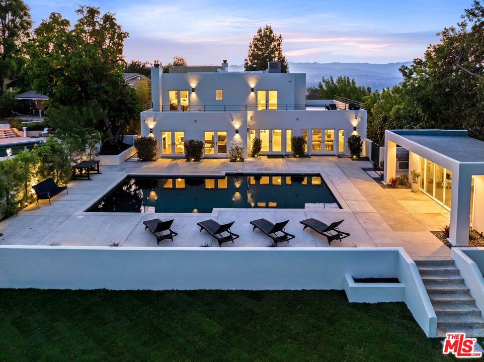 5118 Cerrillos Dr