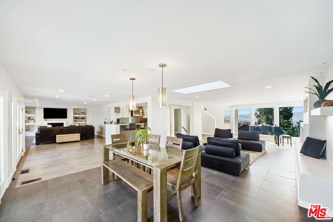 5118 Cerrillos Dr