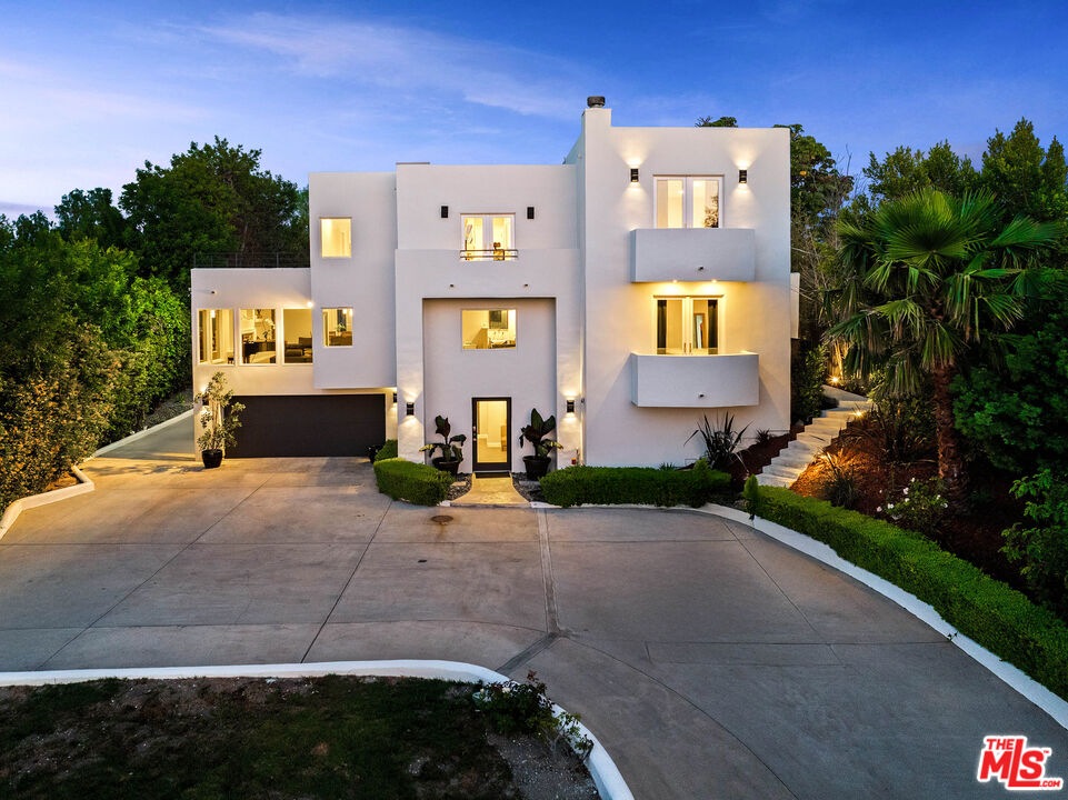 5118 Cerrillos Dr