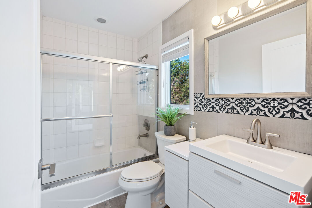 5118 Cerrillos Dr