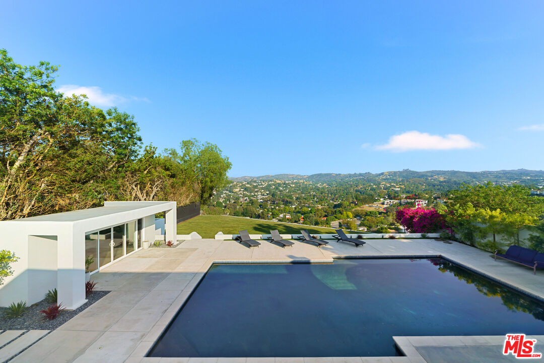 5118 Cerrillos Dr