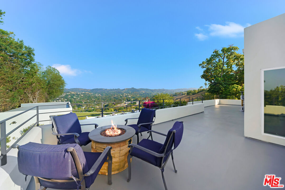 5118 Cerrillos Dr
