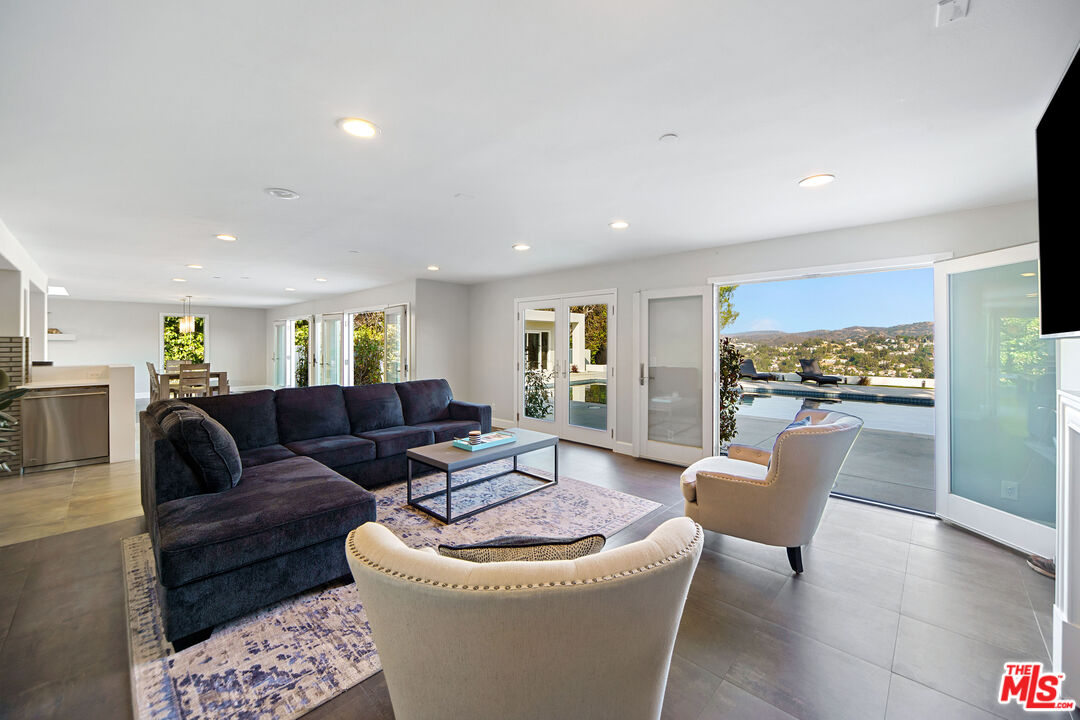 5118 Cerrillos Dr