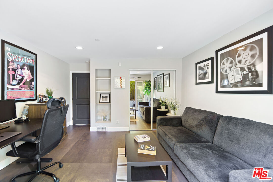 5118 Cerrillos Dr