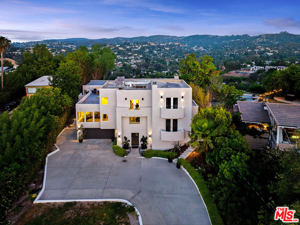 5118 Cerrillos Dr