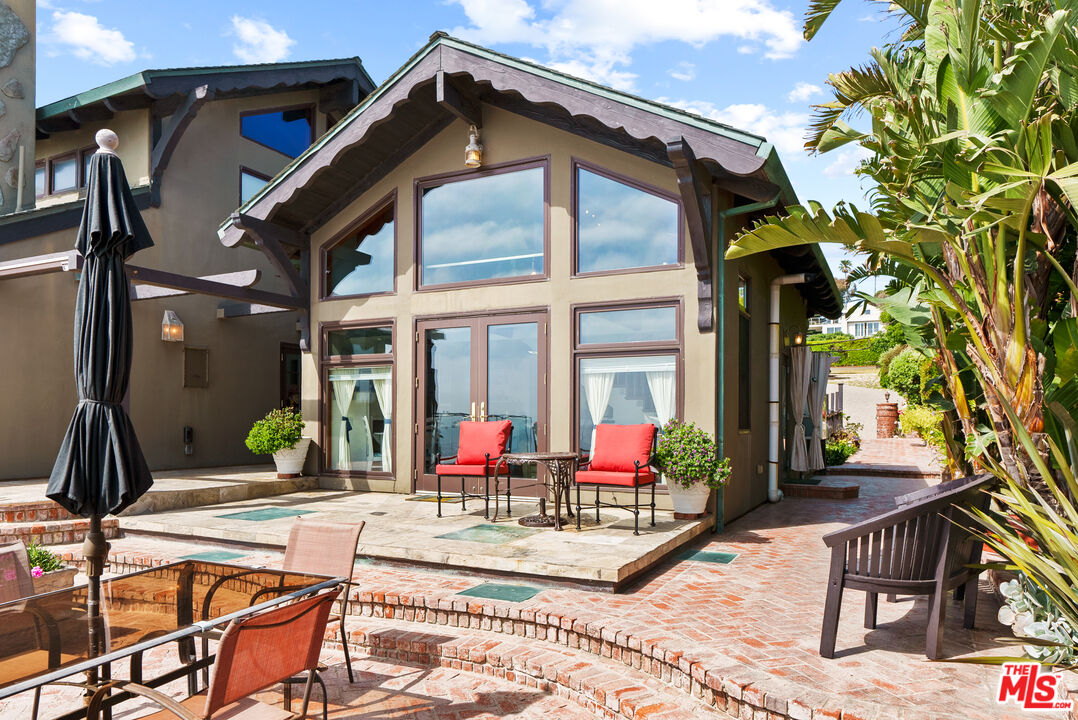 7007 NW Birdview Ave