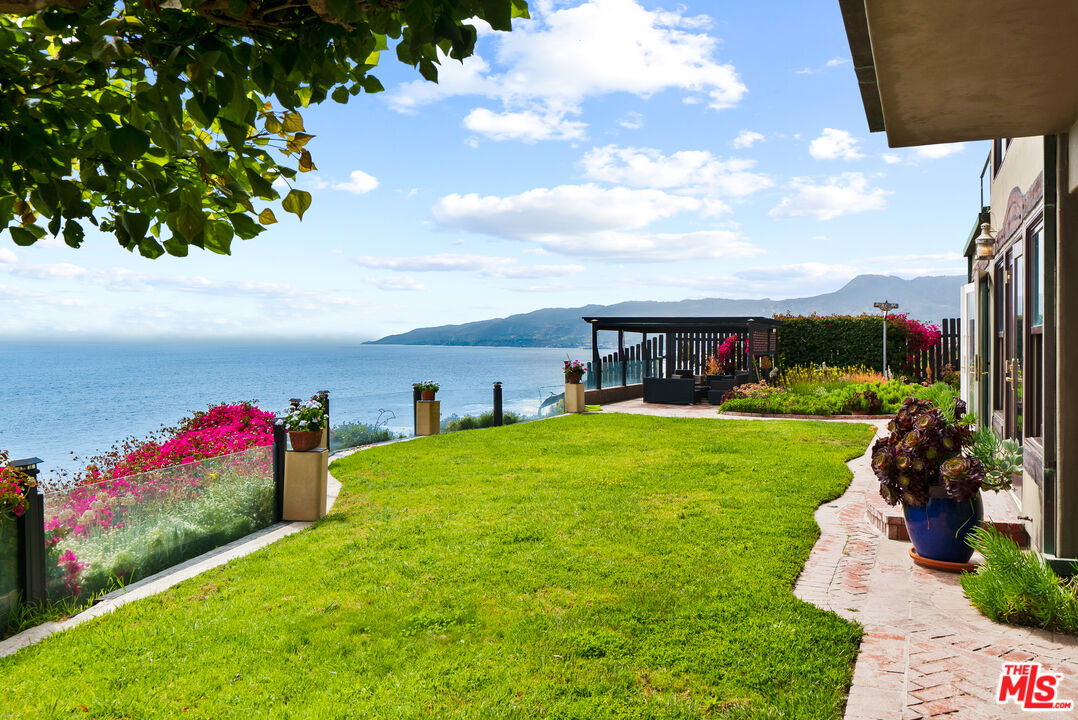 7007 NW Birdview Ave