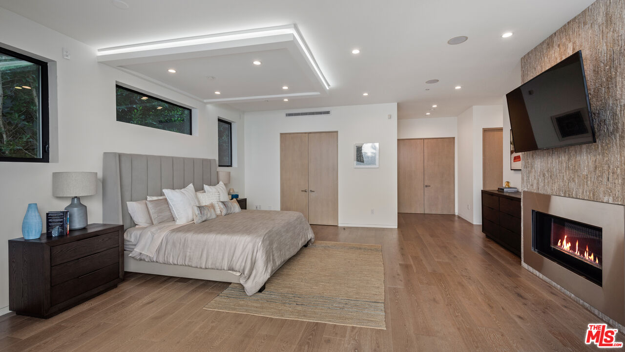 836 N Ogden Dr