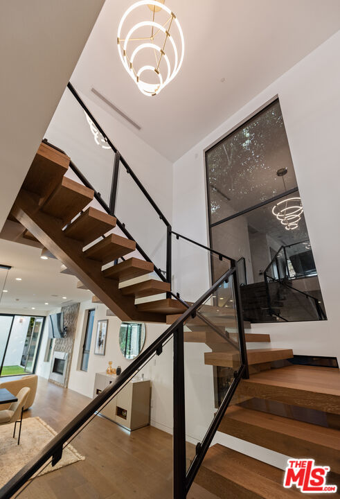 836 N Ogden Dr