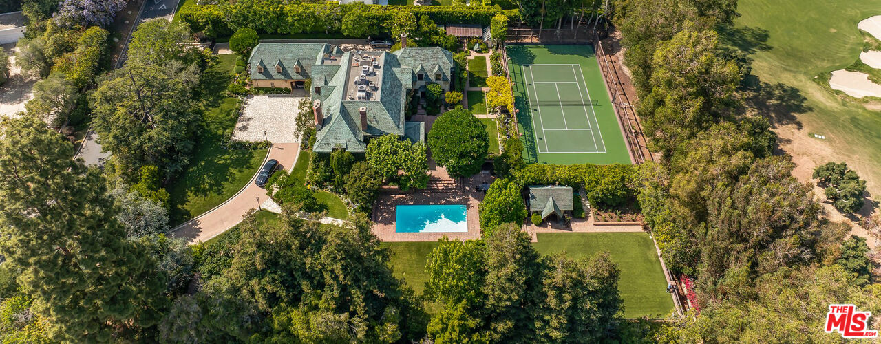 1.60 Acres on the los angeles country club 