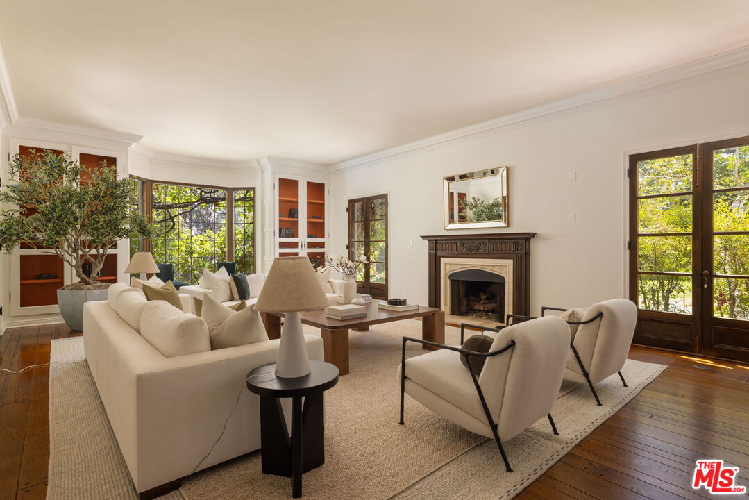 1.60 Acres on the los angeles country club 
