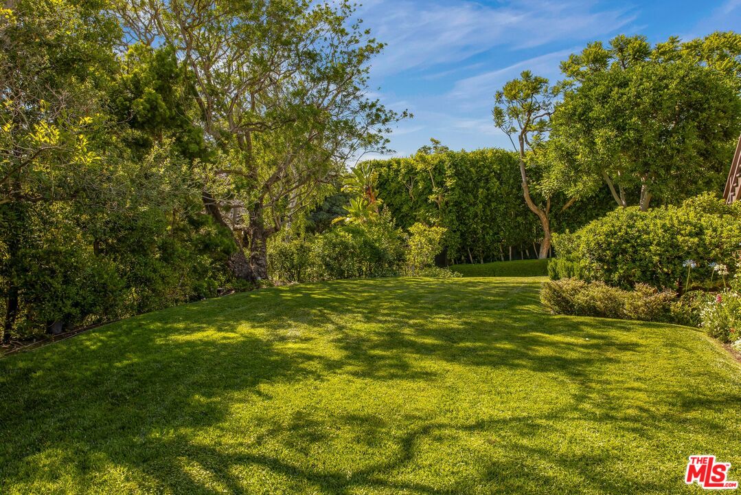 1.60 Acres on the los angeles country club 