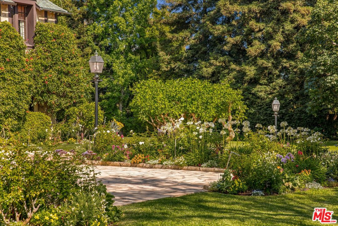 1.60 Acres on the los angeles country club 