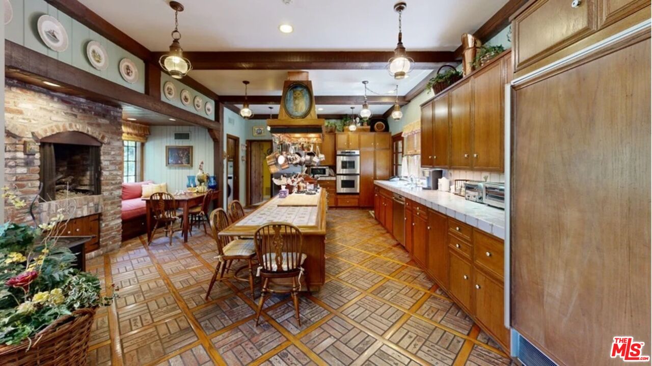 1.60 Acres on the los angeles country club 