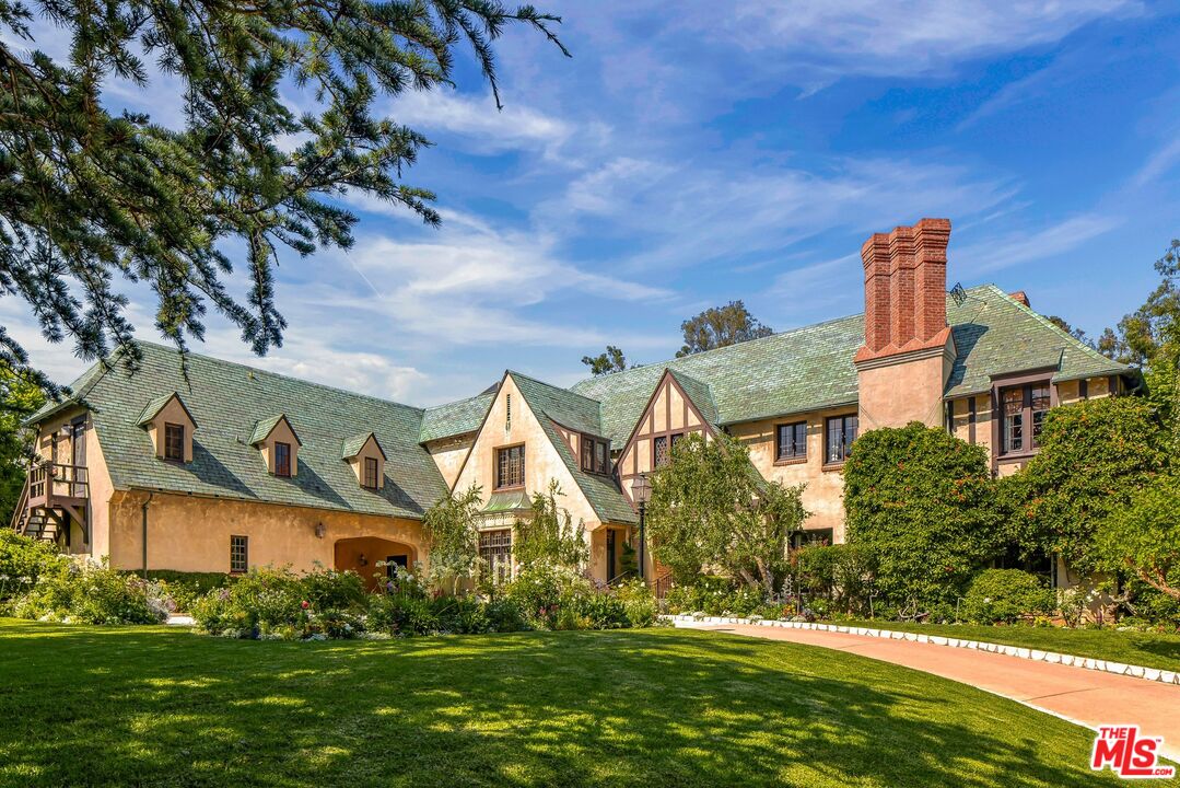 1.60 Acres on the los angeles country club 