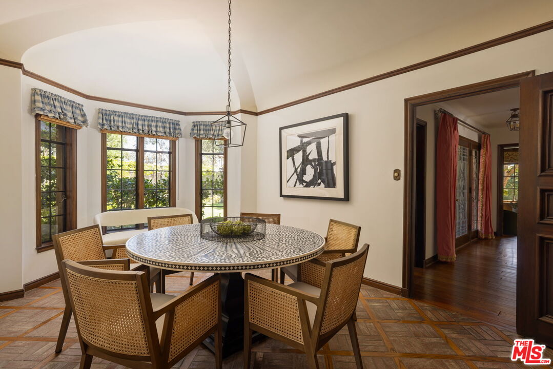 1.60 Acres on the los angeles country club 