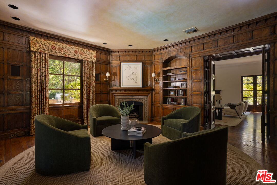 1.60 Acres on the los angeles country club 