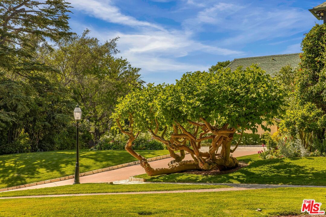 1.60 Acres on the los angeles country club 