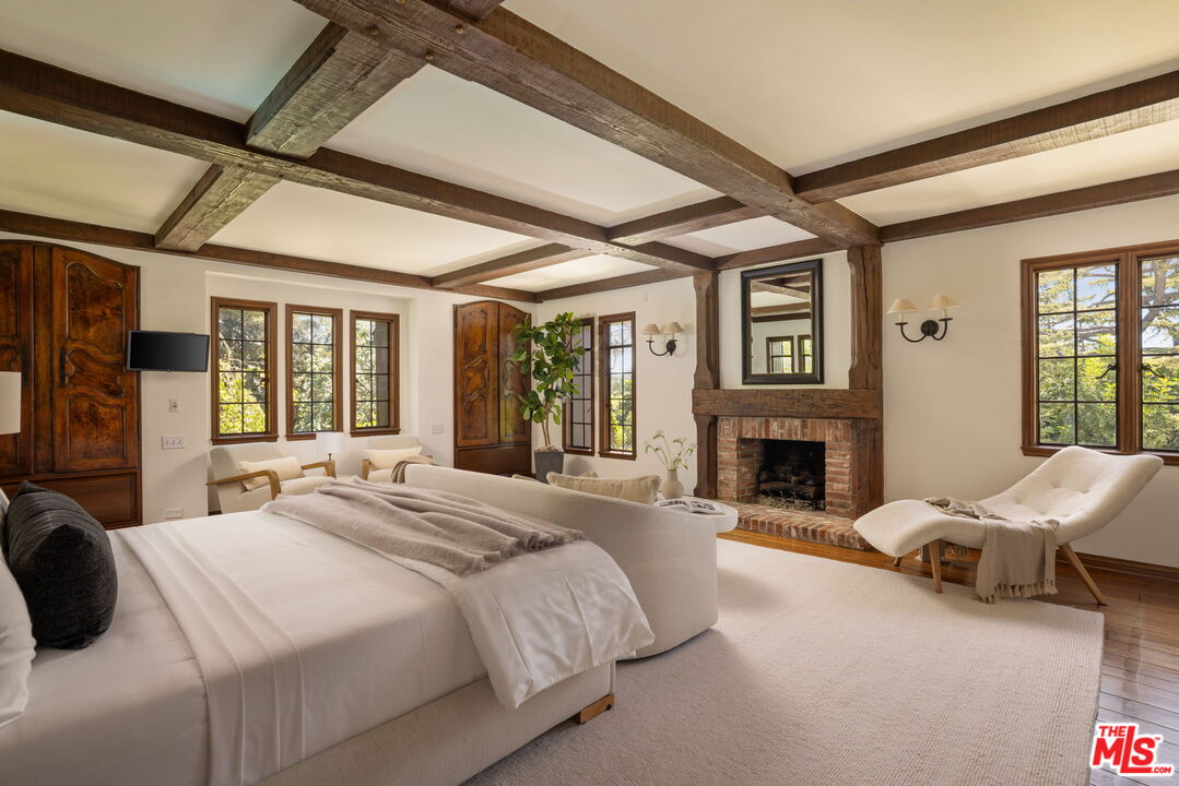 1.60 Acres on the los angeles country club 