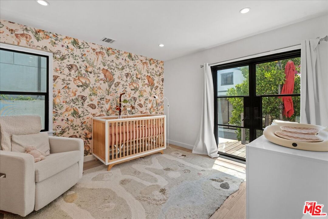 459 N Kings Rd