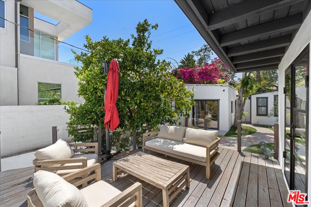459 N Kings Rd