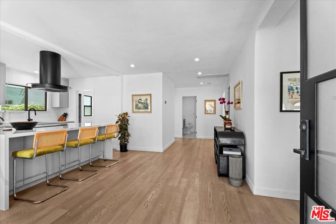 459 N Kings Rd