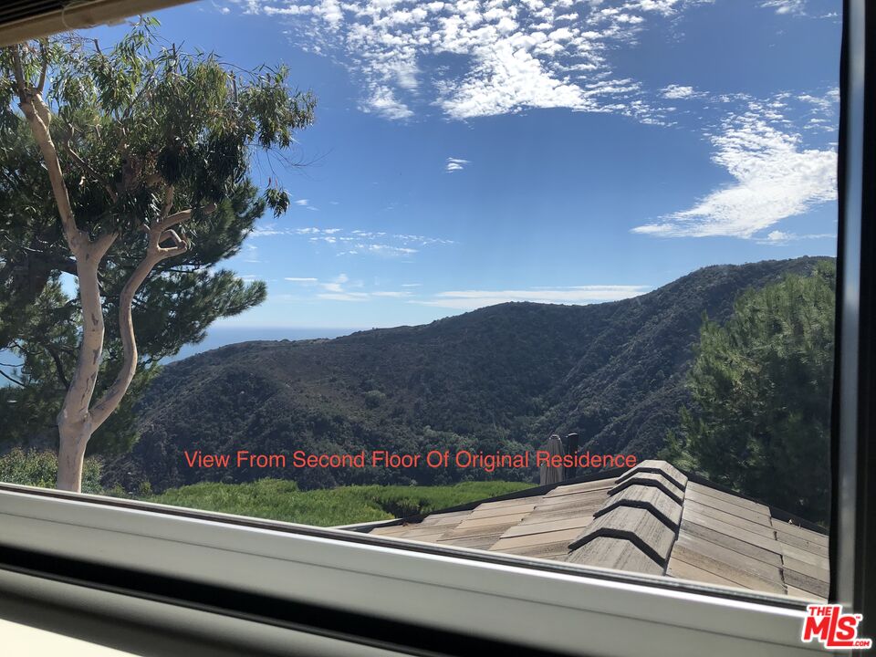 16808 Charmel Ln