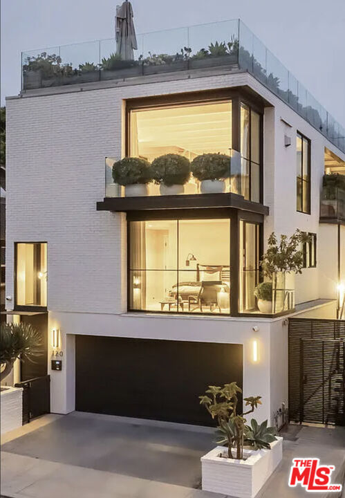 120 Hart Ave