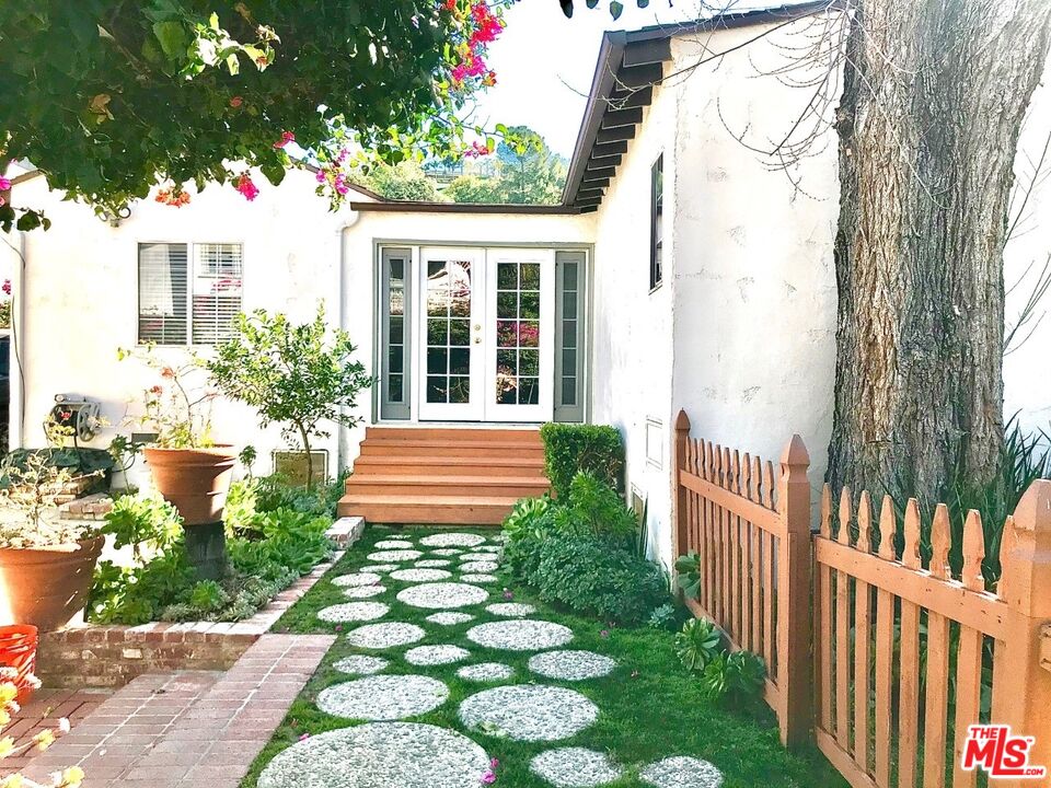 4009 BEVERLY GLEN