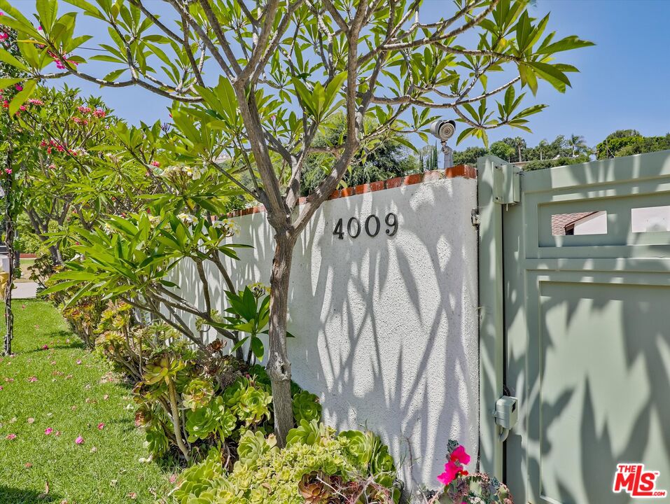 4009 BEVERLY GLEN