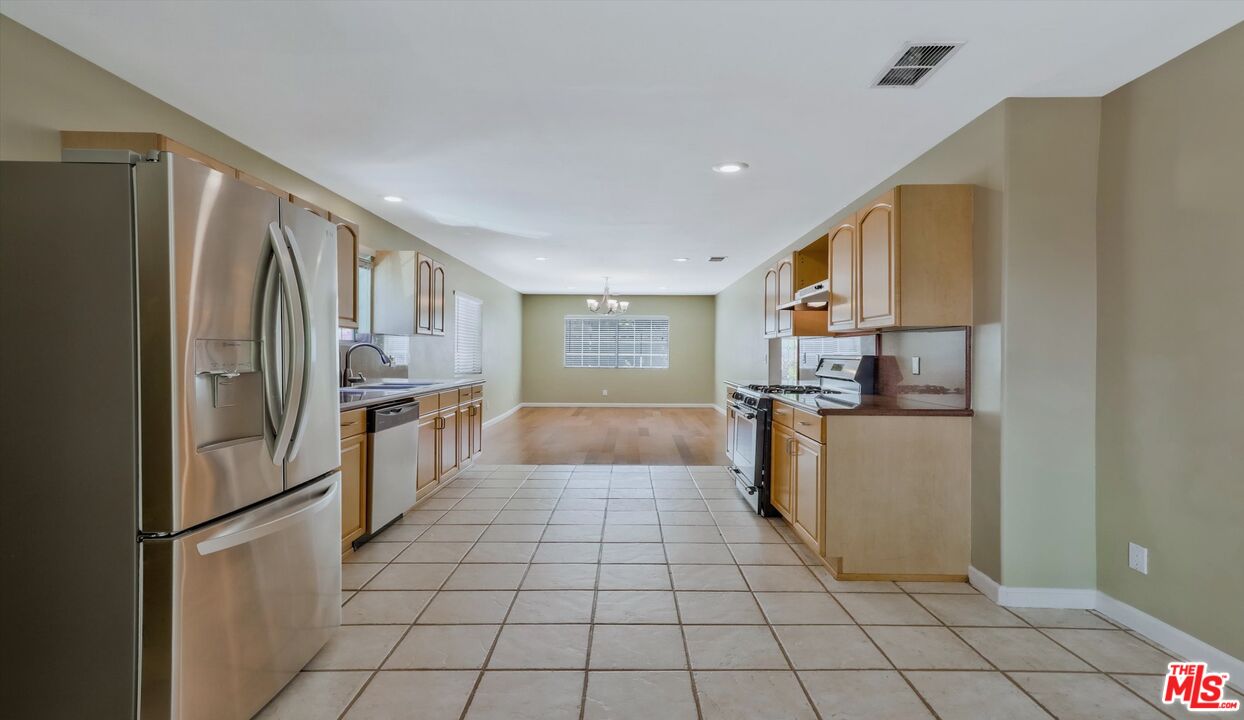 4009 BEVERLY GLEN