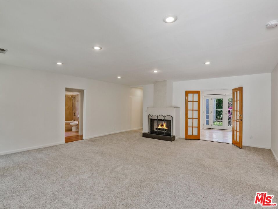 4009 BEVERLY GLEN
