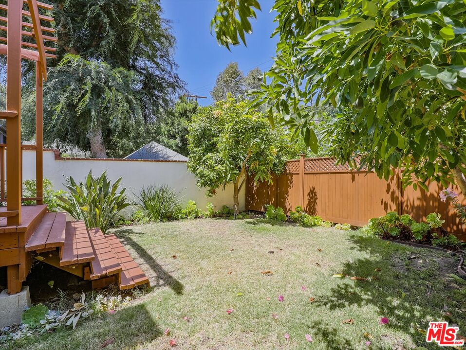 4009 BEVERLY GLEN