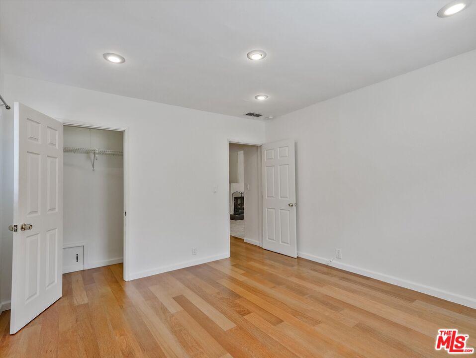 4009 BEVERLY GLEN