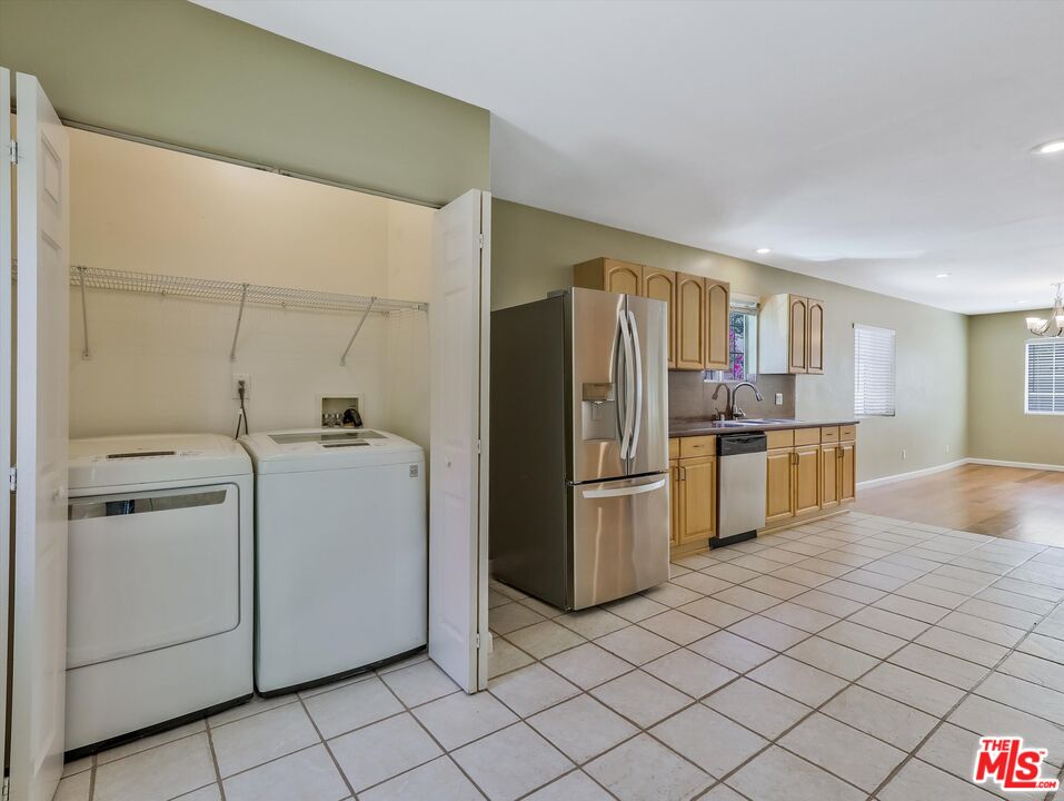 4009 BEVERLY GLEN