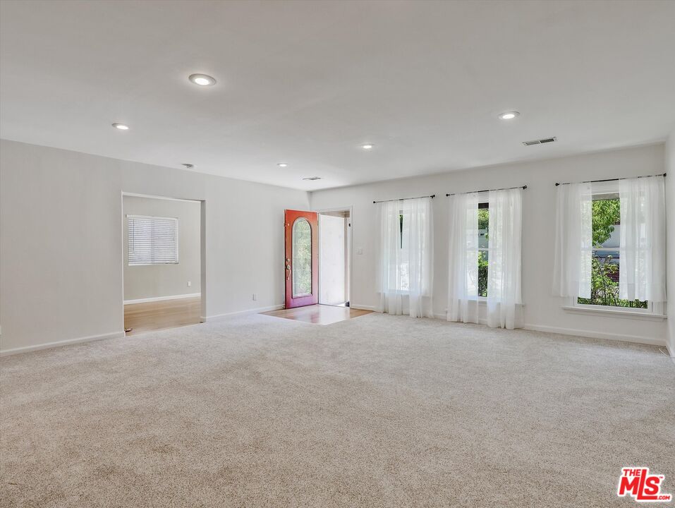 4009 BEVERLY GLEN