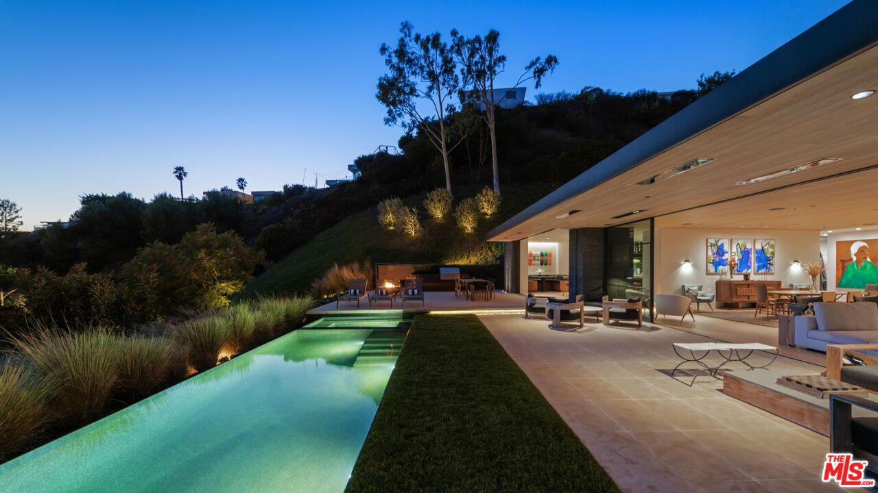 530 Leslie Ln