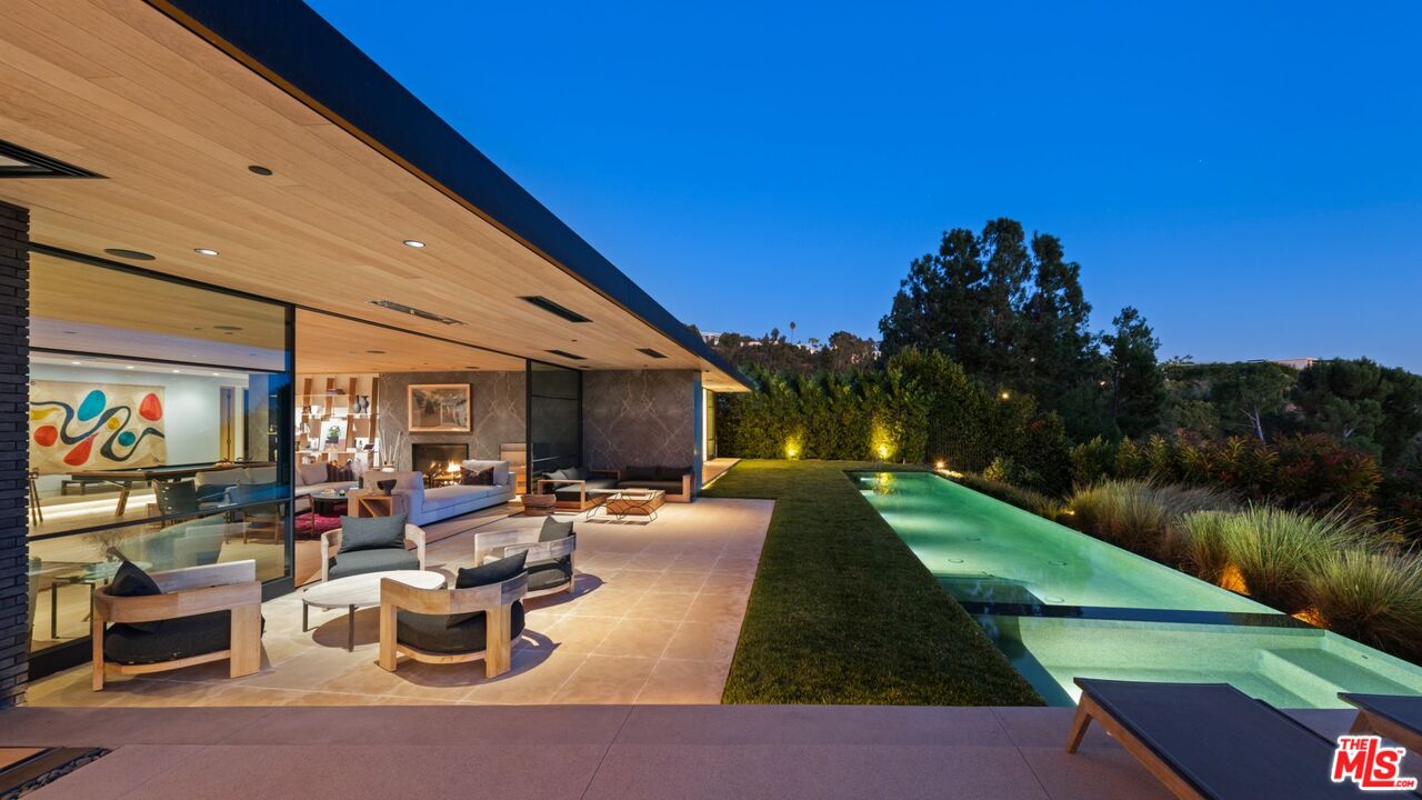530 Leslie Ln