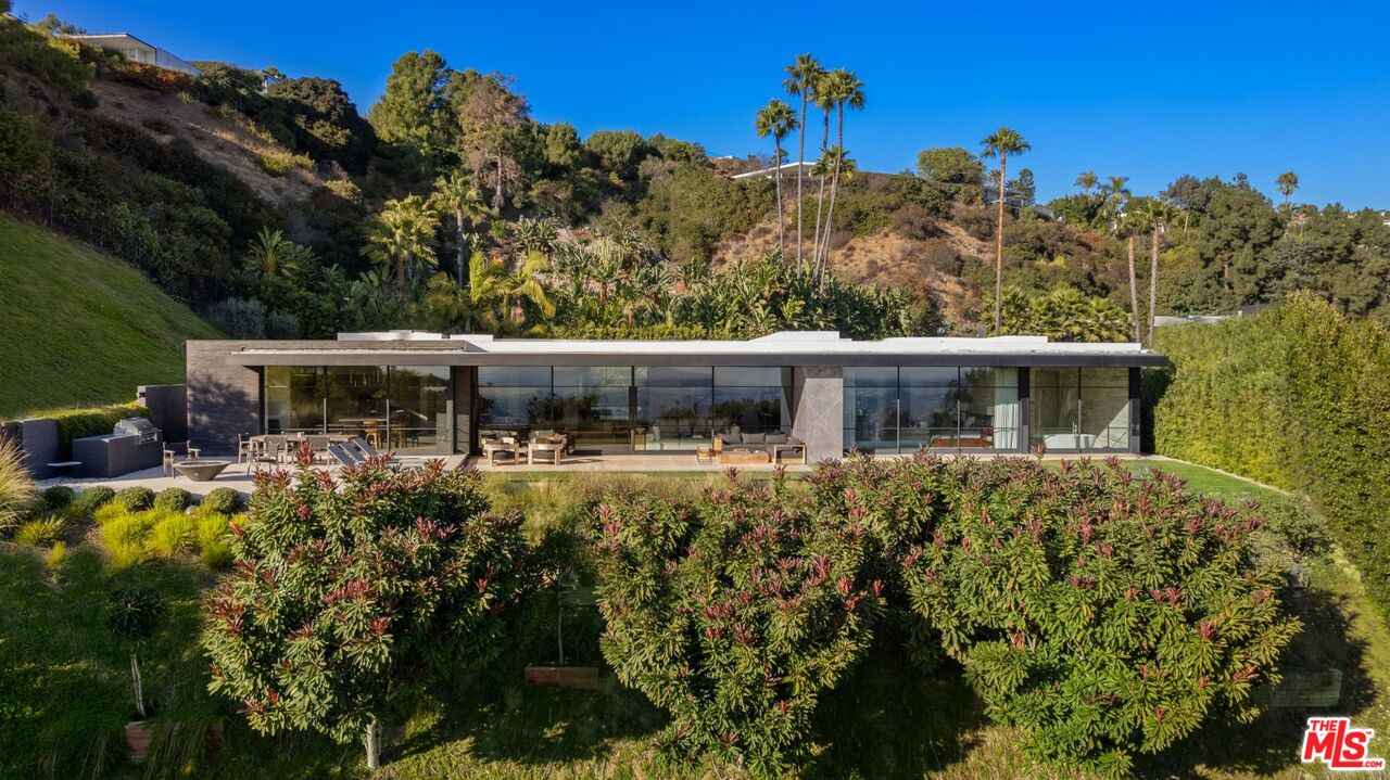 530 Leslie Ln