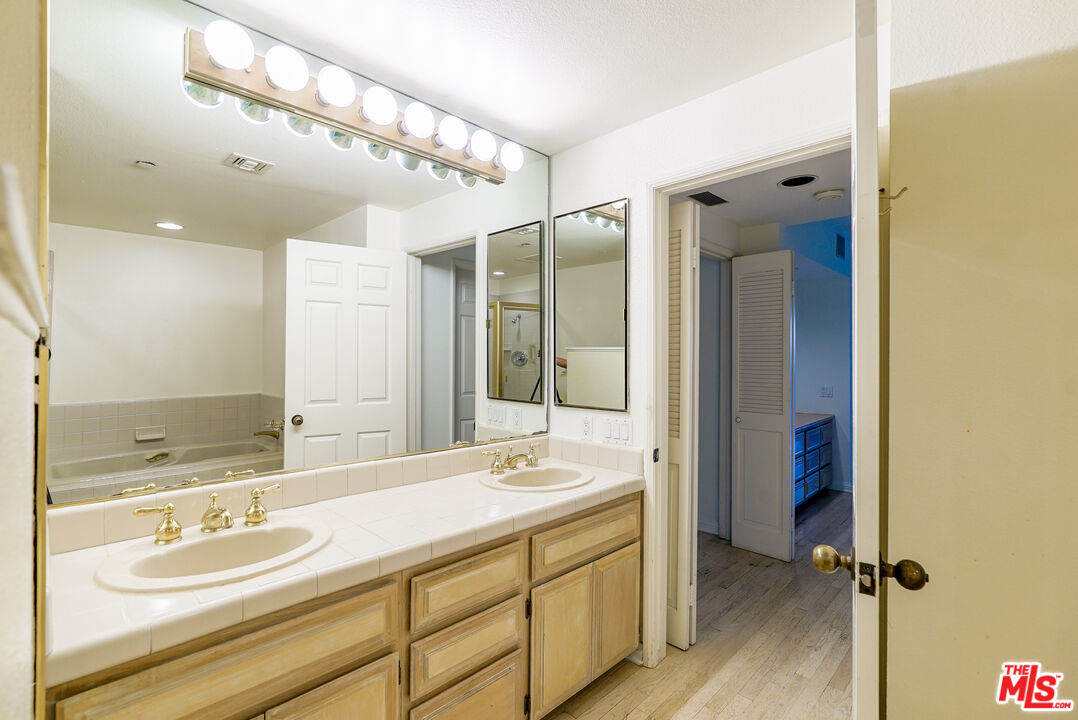 150 Ocean Park Blvd Unit: 328