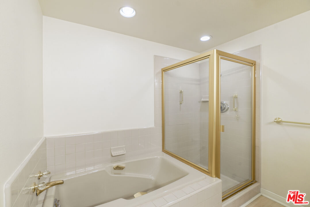 150 Ocean Park Blvd Unit: 328
