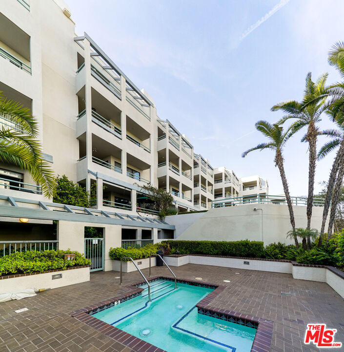 150 Ocean Park Blvd Unit: 328