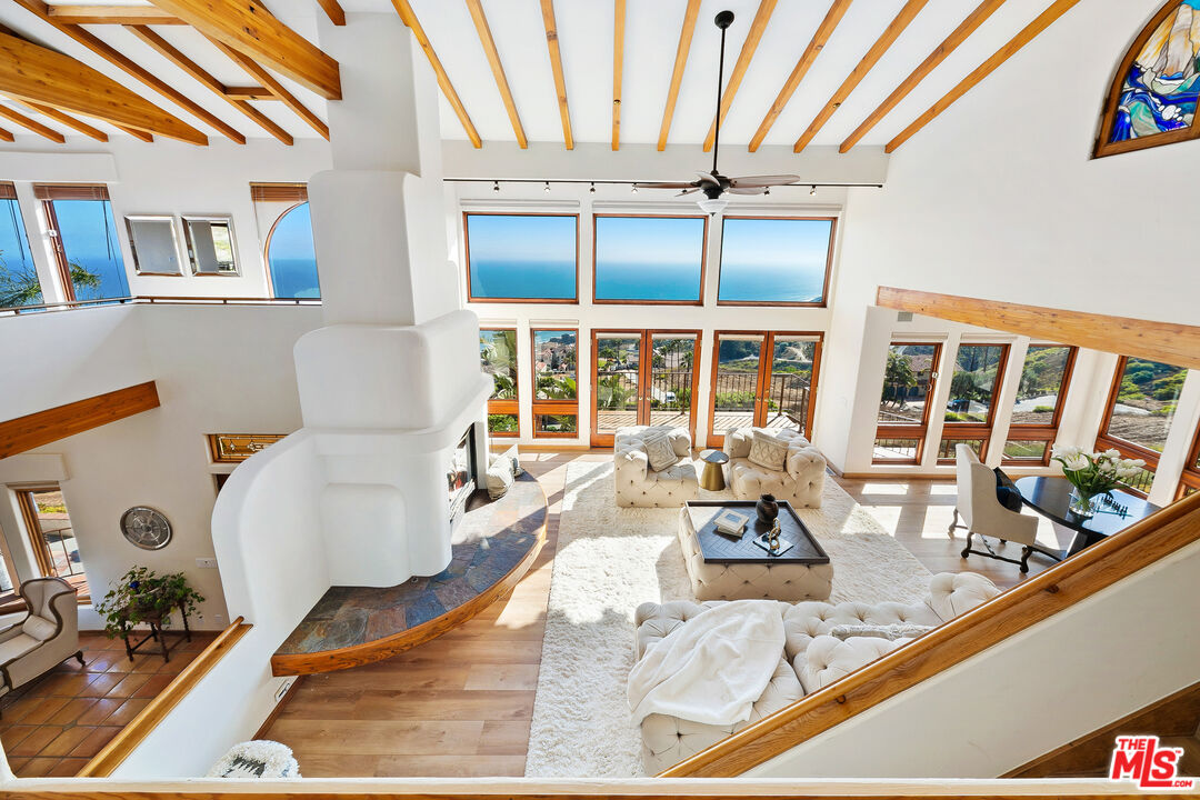 4240 Avenida De La Encinal