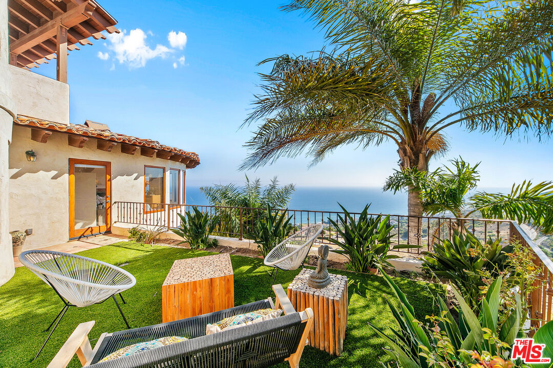 4240 Avenida De La Encinal