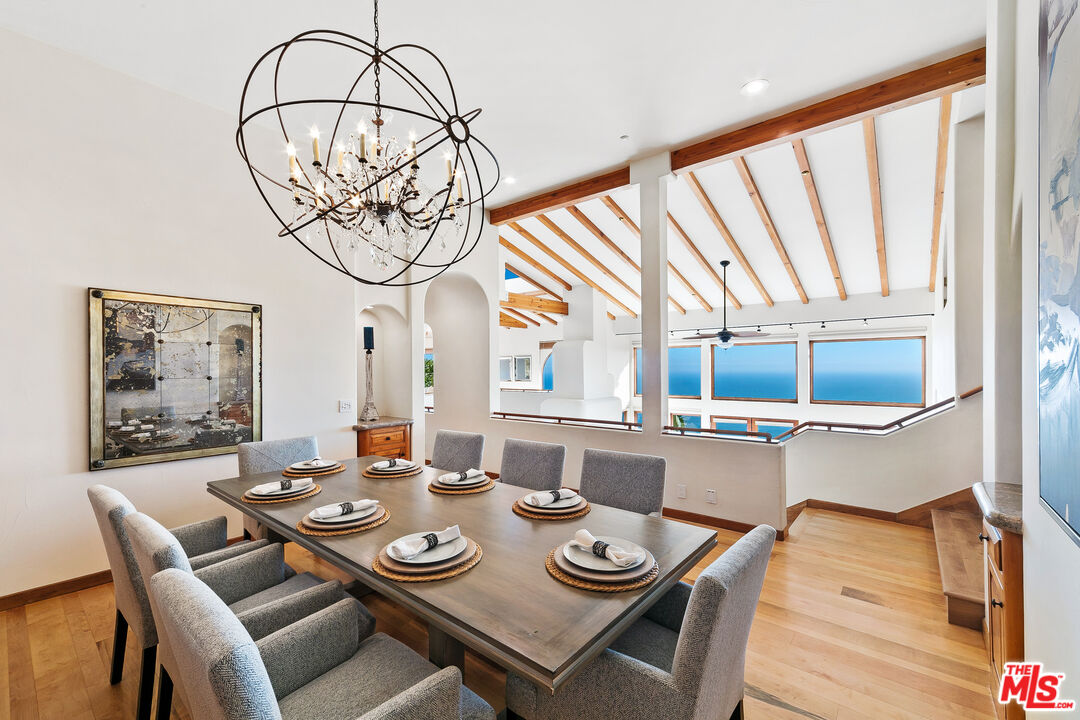 4240 Avenida De La Encinal